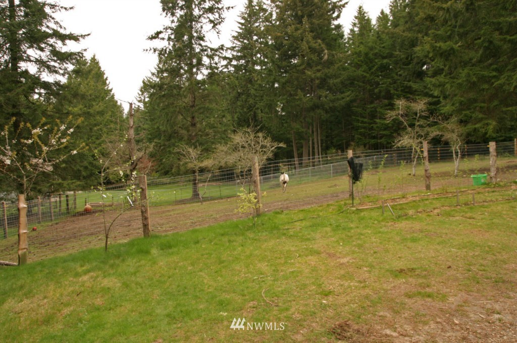8417 Southeast View Park Road Port Orchard, WA 98367 - Photo 4 of 15 Gallery Image 4