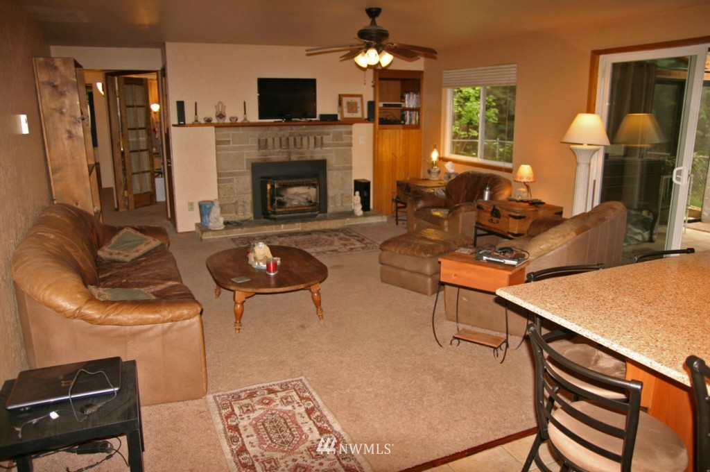 8417 Southeast View Park Road Port Orchard, WA 98367 - Photo 8 of 15 Gallery Image 8