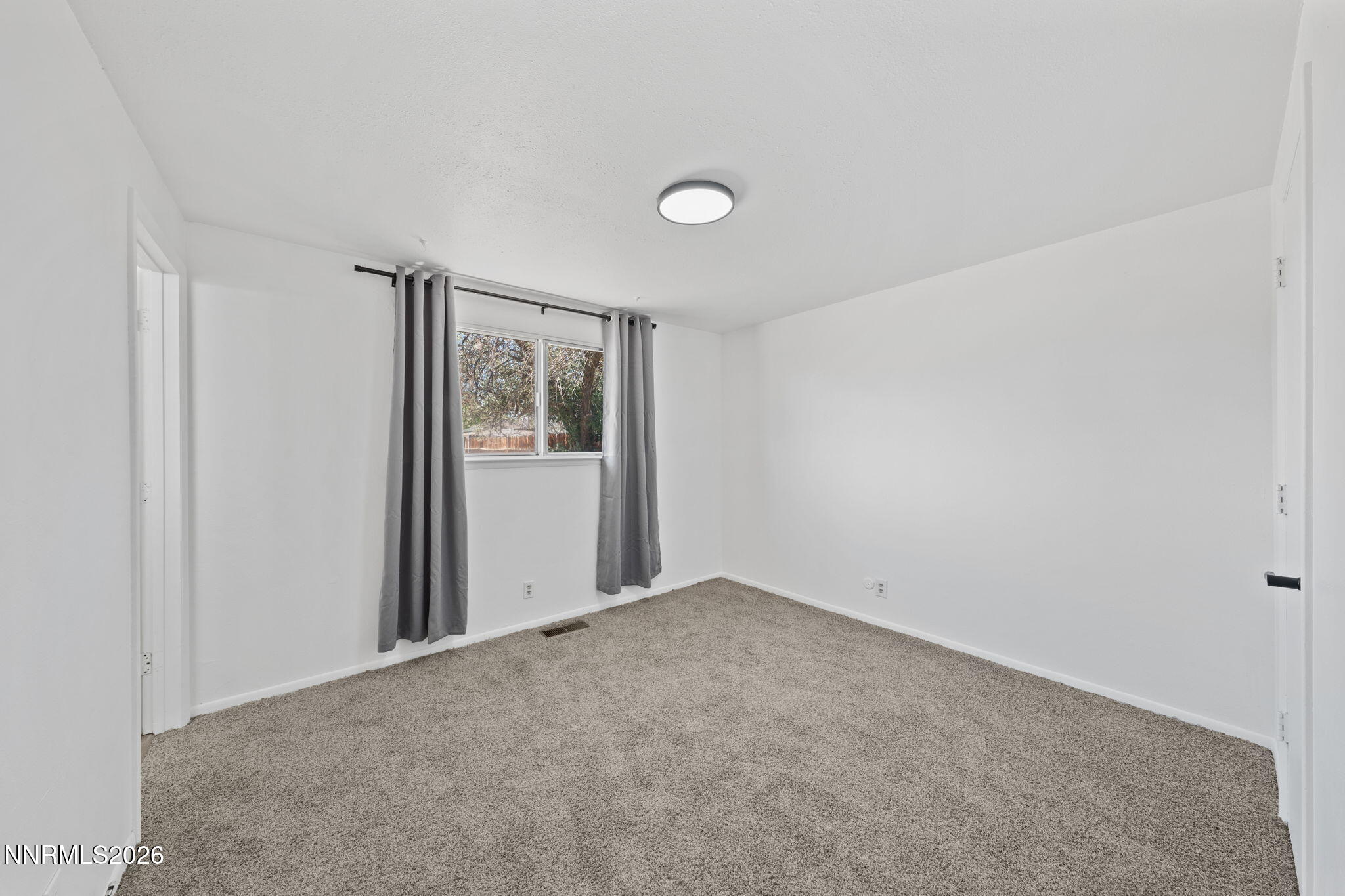335 McCart Street Fernley, NV 89408 - Photo 33 of 53 36-web-or-mls-A7V02772