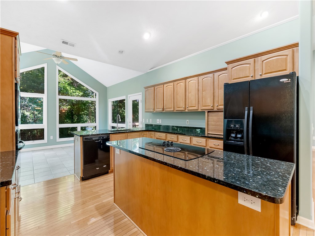 331 North Summit Drive Seneca, SC 29672 - Photo 13 of 36