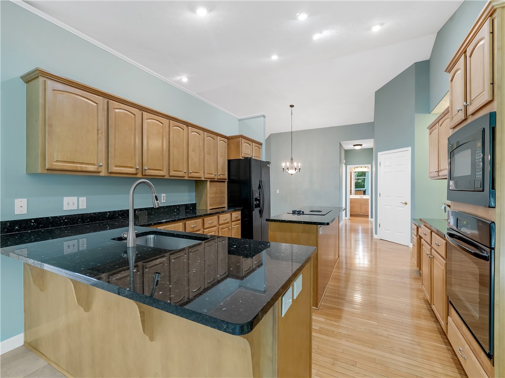 331 North Summit Drive Seneca, SC 29672 - Photo 14 of 36