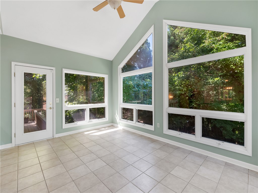 331 North Summit Drive Seneca, SC 29672 - Photo 15 of 36