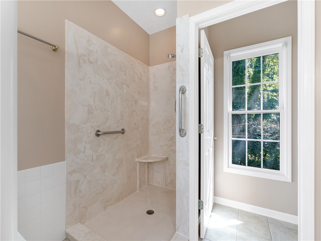 331 North Summit Drive Seneca, SC 29672 - Photo 20 of 36