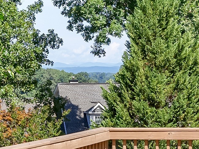 331 North Summit Drive Seneca, SC 29672 - Photo 3 of 36