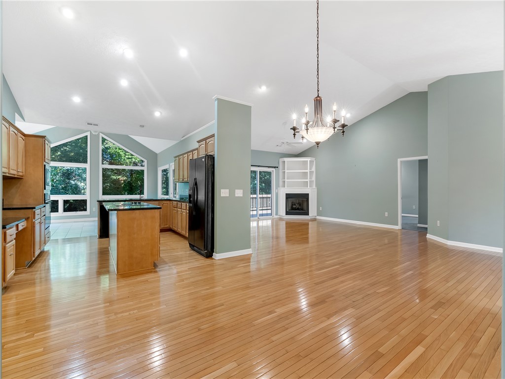 331 North Summit Drive Seneca, SC 29672 - Photo 8 of 36