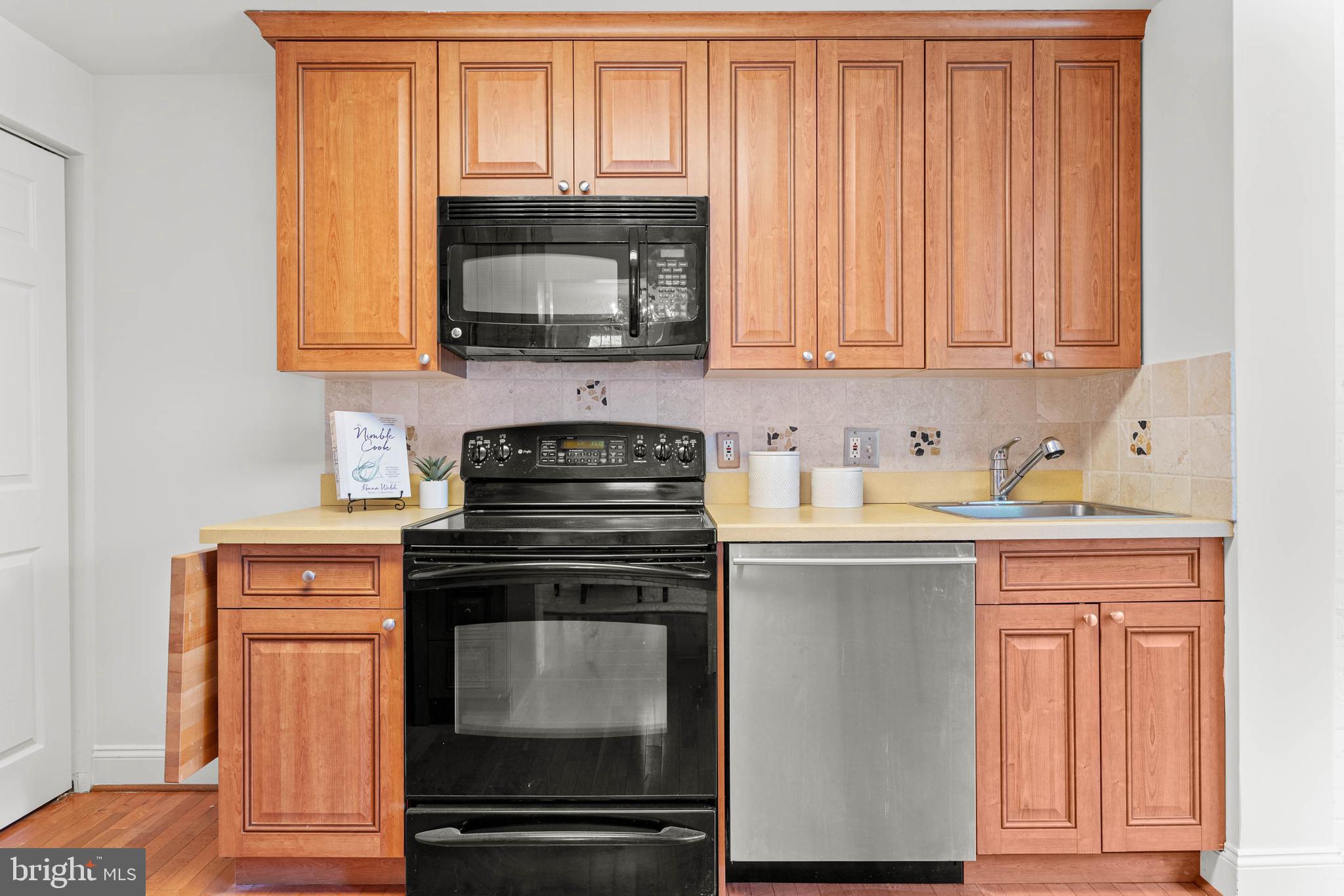 393 Grange Road Wayne, PA 19087 - Photo 10 of 31 Kitchen