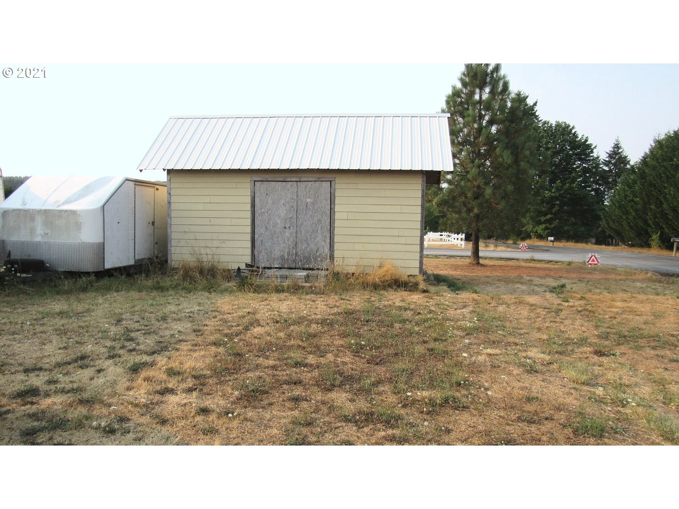 480 Roe Road Winlock, WA 98596 - Photo 20 of 24 a black and white photo of a house