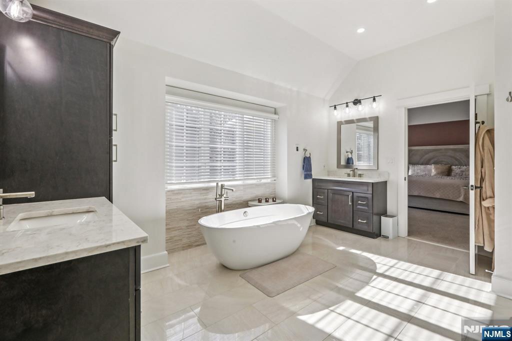 12 Cowie Road Chester, NJ 07930 - Photo 32 of 50