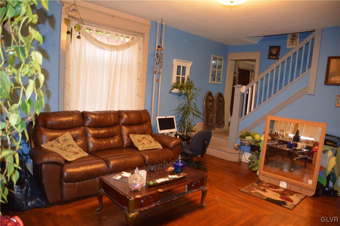 2114 Huckleberry Road Allentown, PA 18104 - Photo 2 of 11 Gallery Image 2