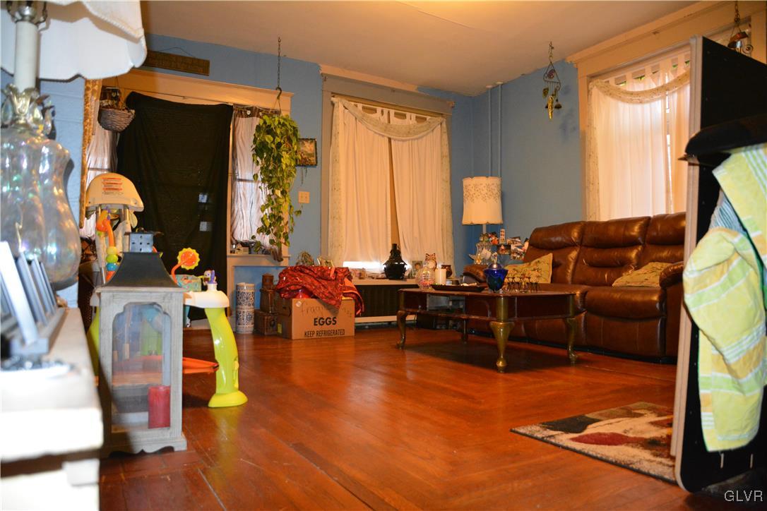 2114 Huckleberry Road Allentown, PA 18104 - Photo 3 of 11 Gallery Image 3