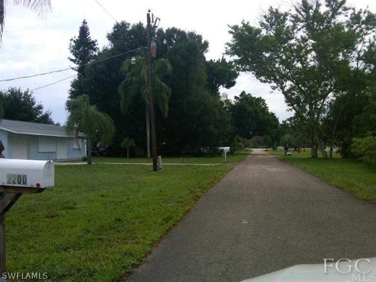 2160 Cook Lane Alva, FL 33920 - Photo 2 of 10 Gallery Image 2