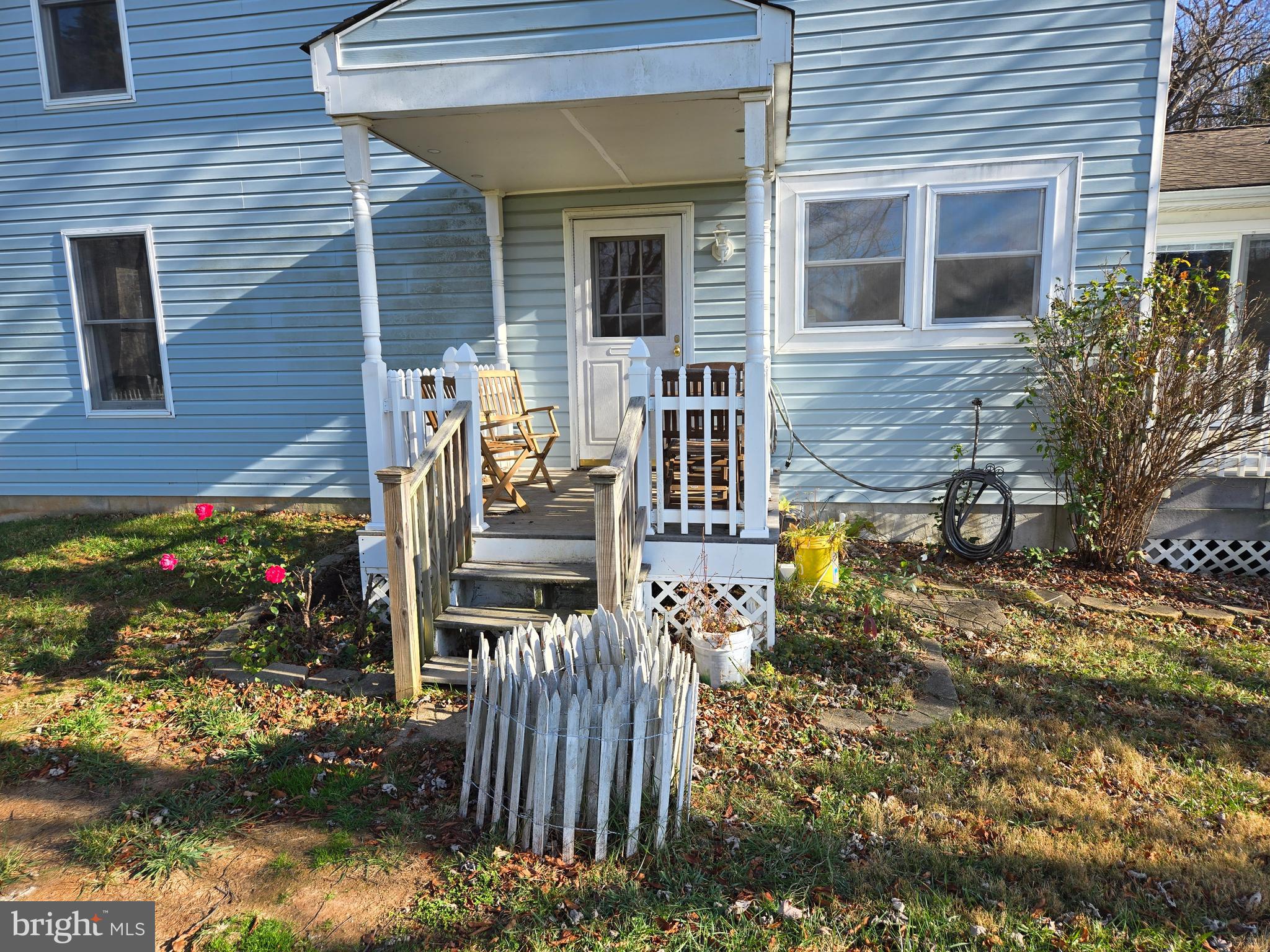 2621 Braddock Road Mount Airy, MD 21771 - Photo 5 of 15 a front view of house with an outdoor seating