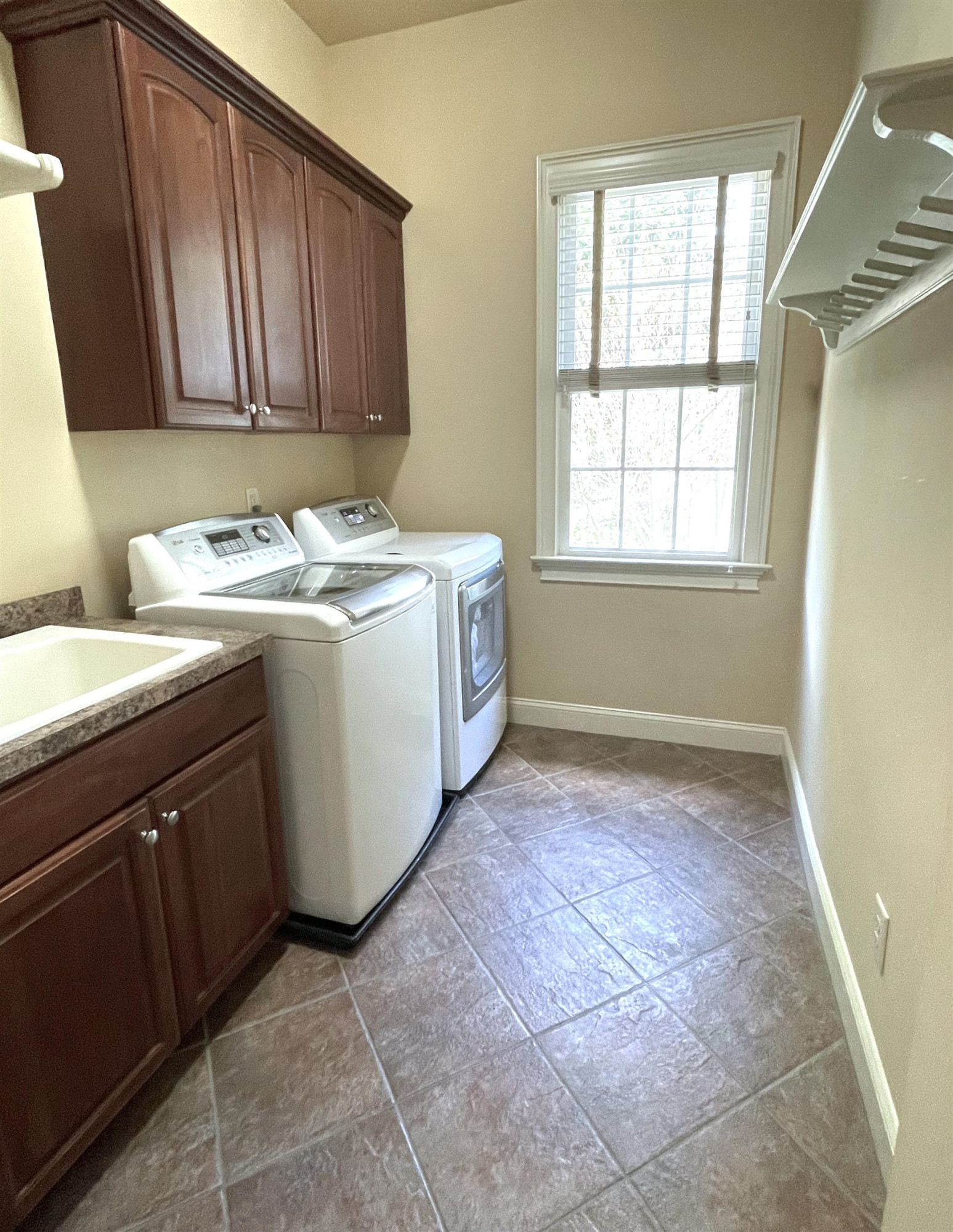 2523 Village Manor Way Raleigh, NC 27614 - Photo 24 of 42 Awesome laundry