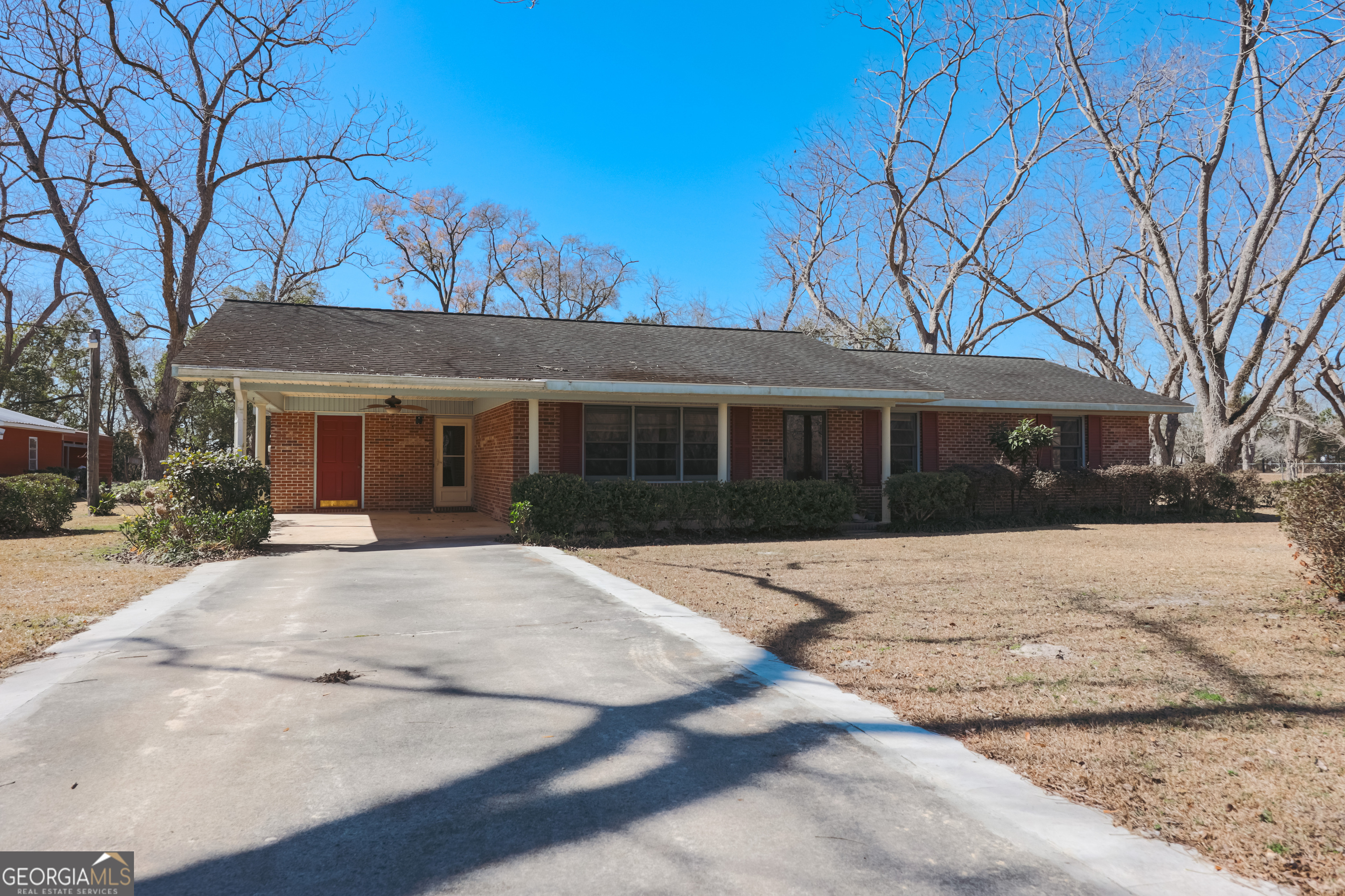 3111 Spatola Loop Blackshear, GA 31516 - Photo 5 of 23 front view of a house with a outdoor space