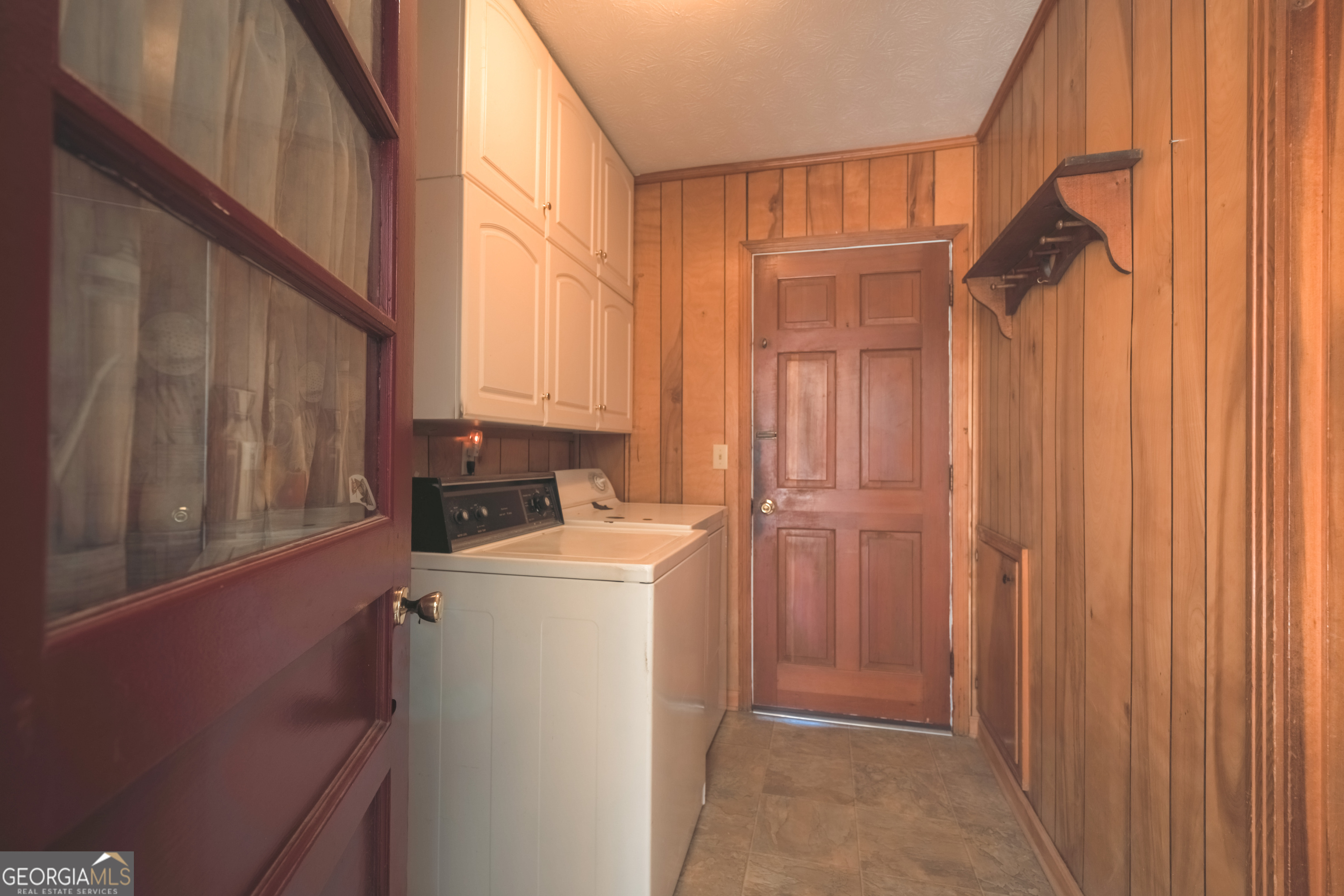 3111 Spatola Loop Blackshear, GA 31516 - Photo 6 of 23 a utility room with dryer and washer