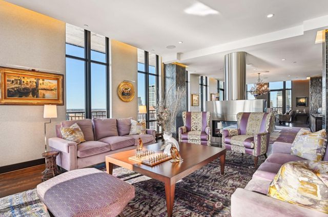 $1,699,900 | 201 South 11th Street, Unit 2500, Minneapolis, MN 55403