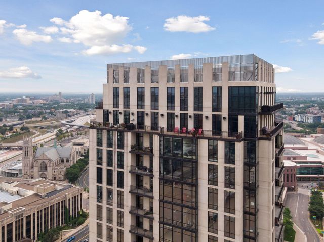$1,699,900 | 201 South 11th Street, Unit 2500, Minneapolis, MN 55403