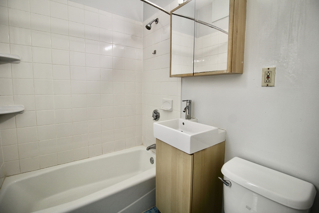 32 Ransom Road, Unit 4 Boston, MA 02135 - Photo 12 of 17