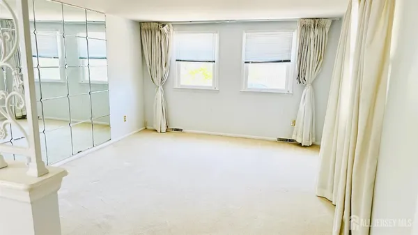 $3,000 | 237 5th Avenue, Cherry Hill, NJ 08002