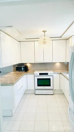 $3,000 | 237 5th Avenue, Cherry Hill, NJ 08002