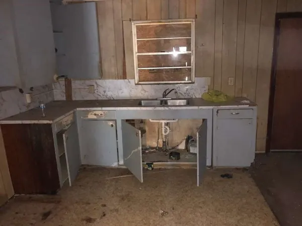 $57,699 | 111 North Mcmillan Avenue, Winters, TX 79567