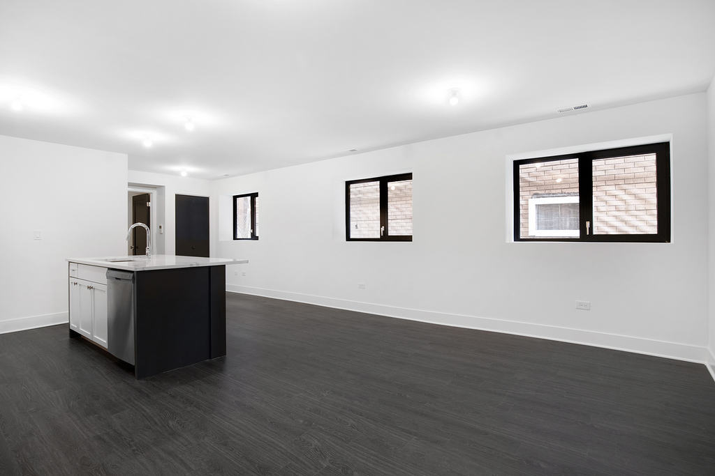 1833 South Throop Street, Unit G Chicago, IL 60608 - Photo 11 of 14