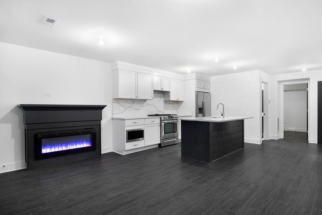 1833 South Throop Street, Unit G Chicago, IL 60608 - Photo 2 of 14