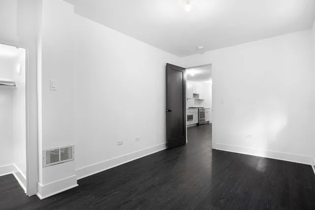 $2,300 | 1833 South Throop Street, Unit G, Chicago, IL 60608