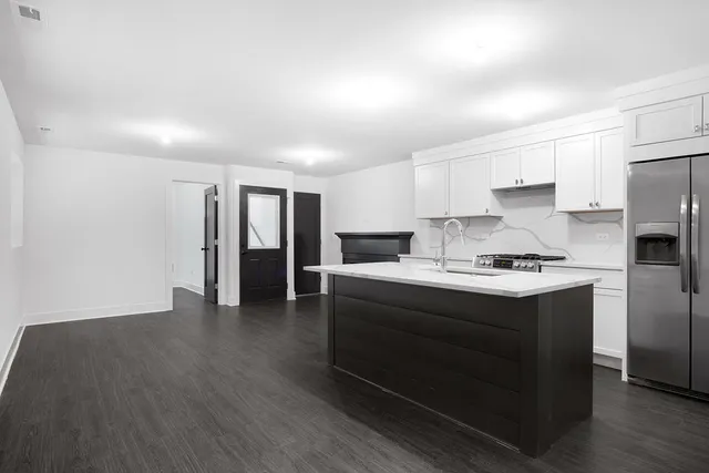 $2,300 | 1833 South Throop Street, Unit G, Chicago, IL 60608