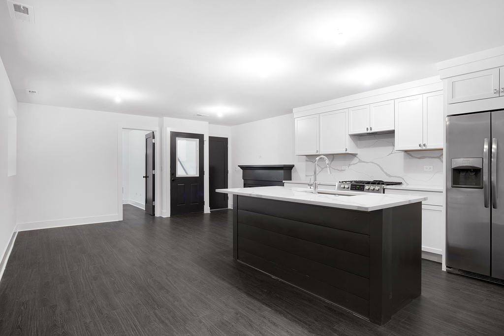 1833 South Throop Street, Unit G Chicago, IL 60608 - Photo 10 of 14