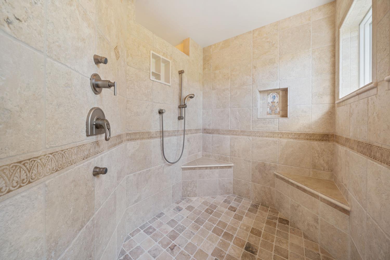 4581 Highway 4 Murphys, CA 95247 - Photo 32 of 65 Primary Suite Bath