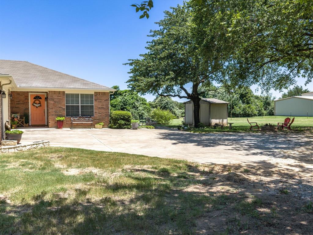 1100 Greg Street Azle, TX 76020 - Photo 7 of 39