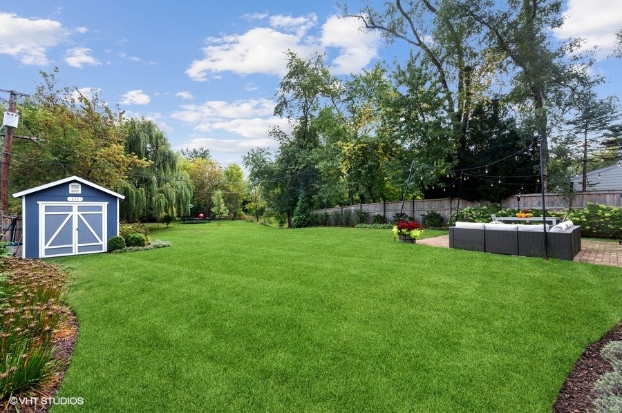 111 Riverside Drive Northfield, IL 60093 - Photo 27 of 33