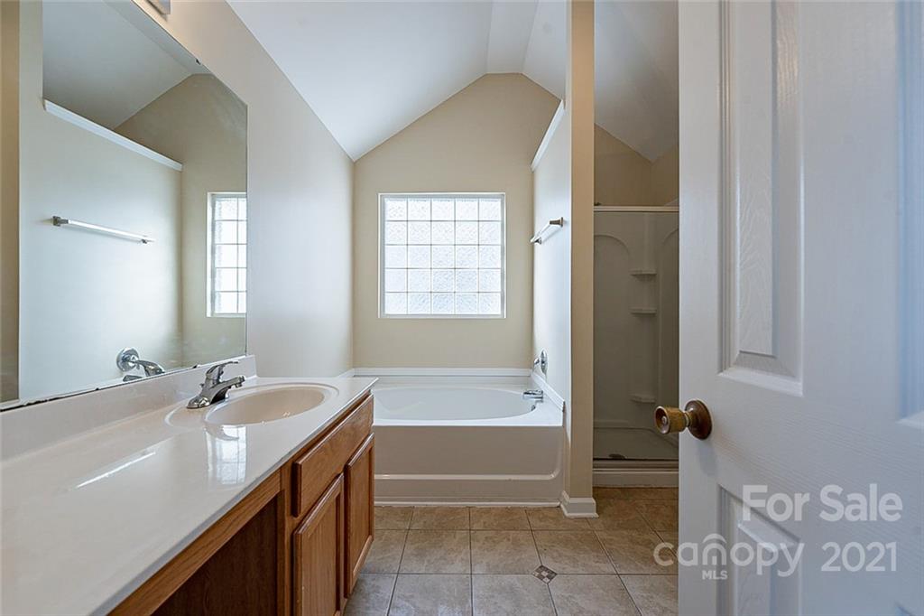 1623 Flagsworth Road Clover, SC 29710 - Photo 6 of 20 Gallery Image 6