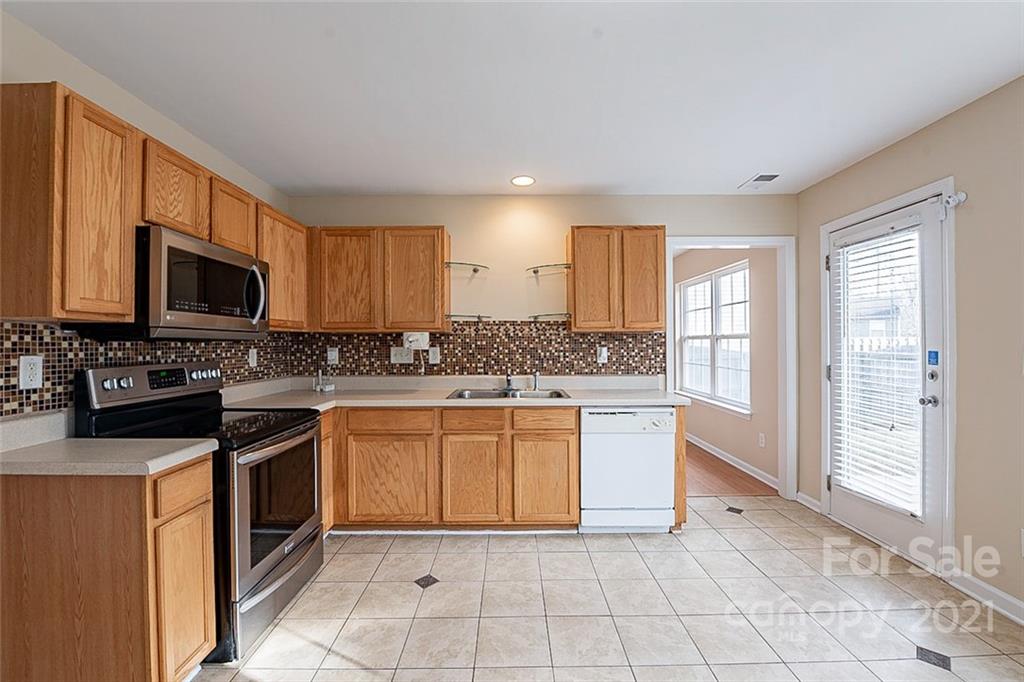 1623 Flagsworth Road Clover, SC 29710 - Photo 8 of 20 Gallery Image 8
