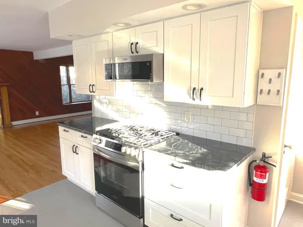 $3,250 | 11 Plainsboro Road, Cranbury, NJ 08512