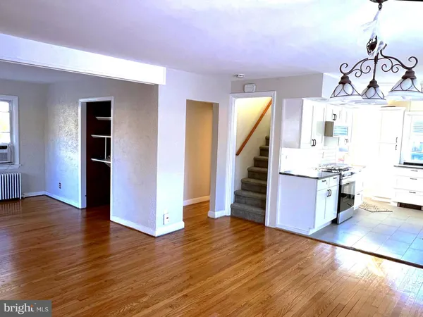 $3,250 | 11 Plainsboro Road, Cranbury, NJ 08512