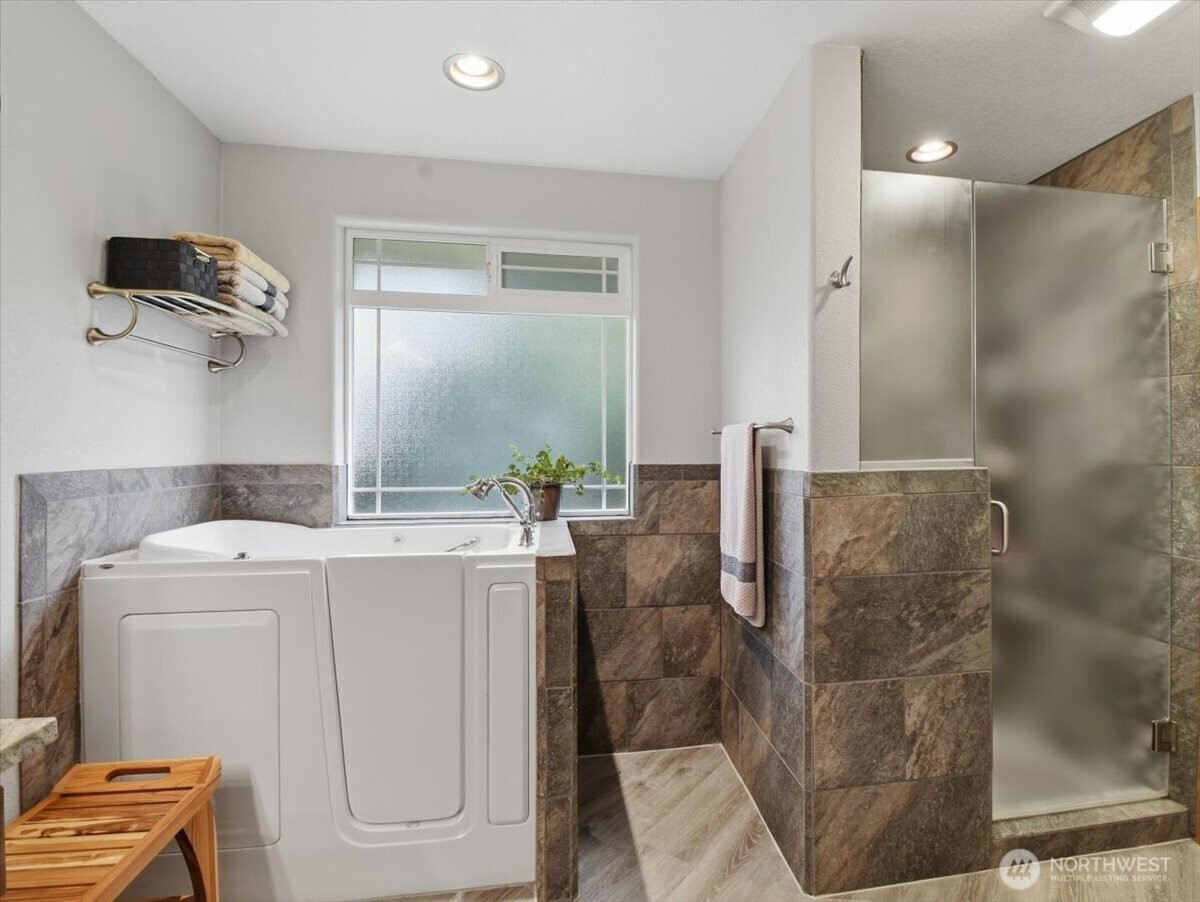 1123 Southwest Kalama Loop Oak Harbor, WA 98277 - Photo 16 of 34