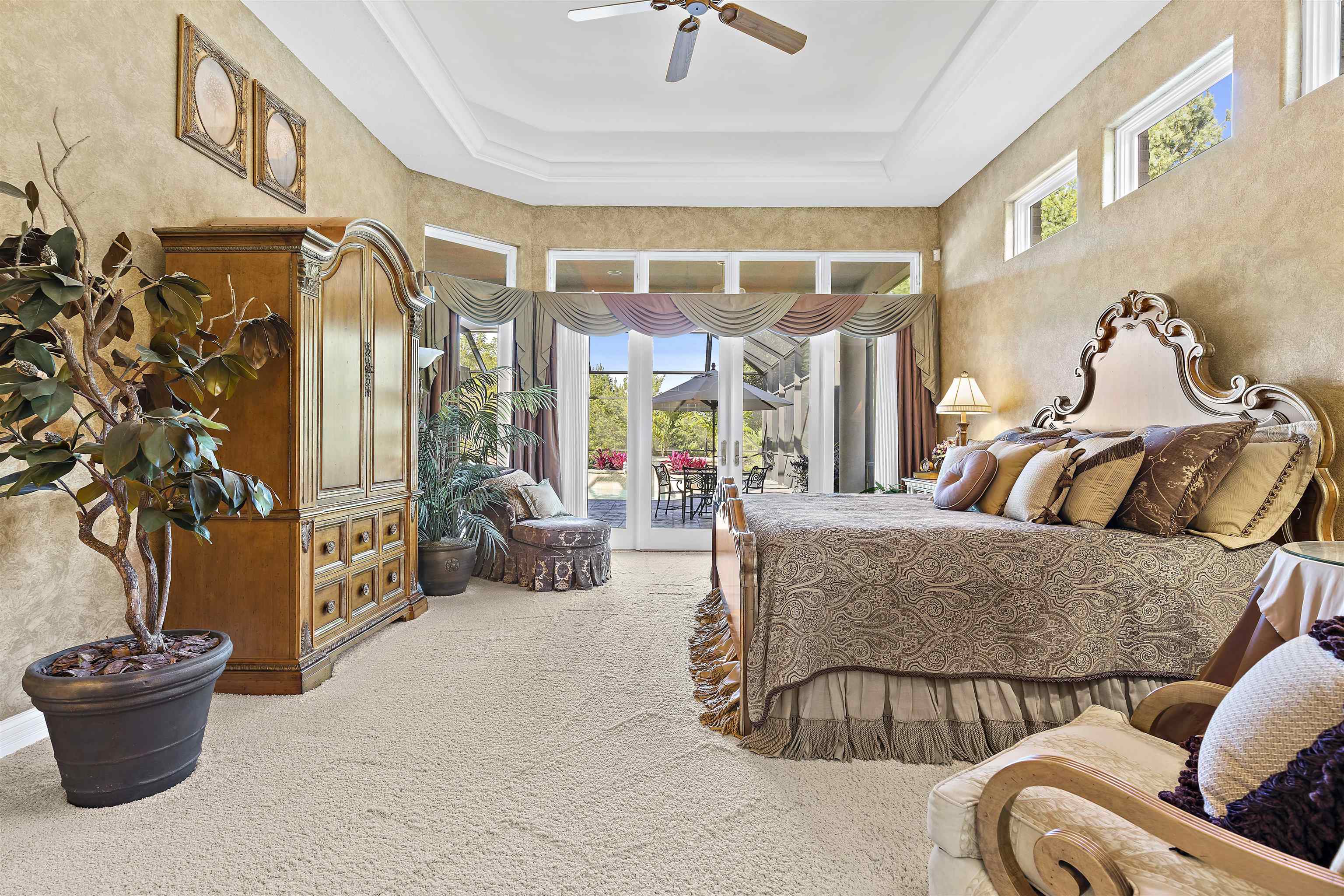 17278 Laube Road Davis, IL 61019 - Photo 17 of 97 a living room with furniture and a potted plant