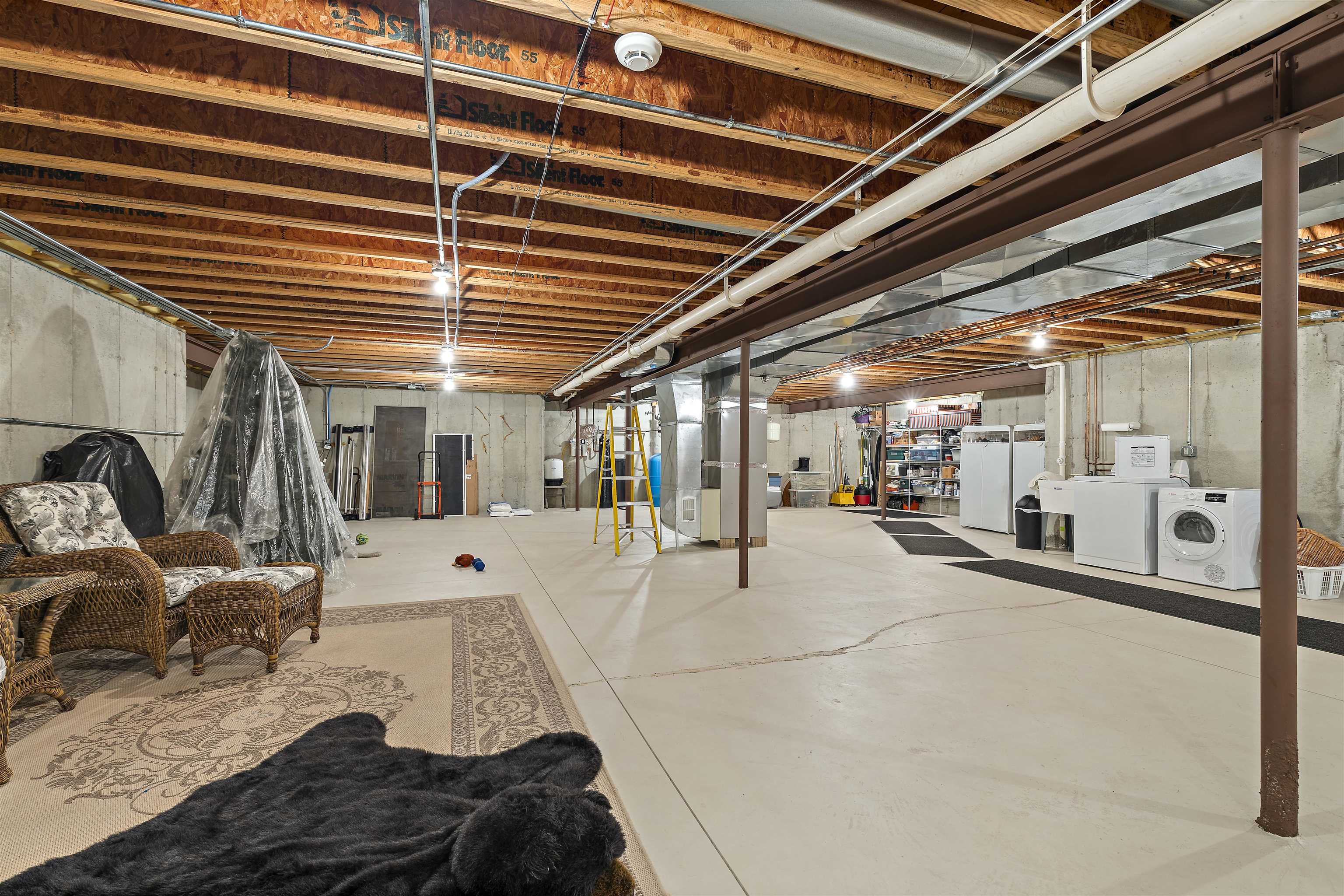 17278 Laube Road Davis, IL 61019 - Photo 34 of 97 a living room with furniture