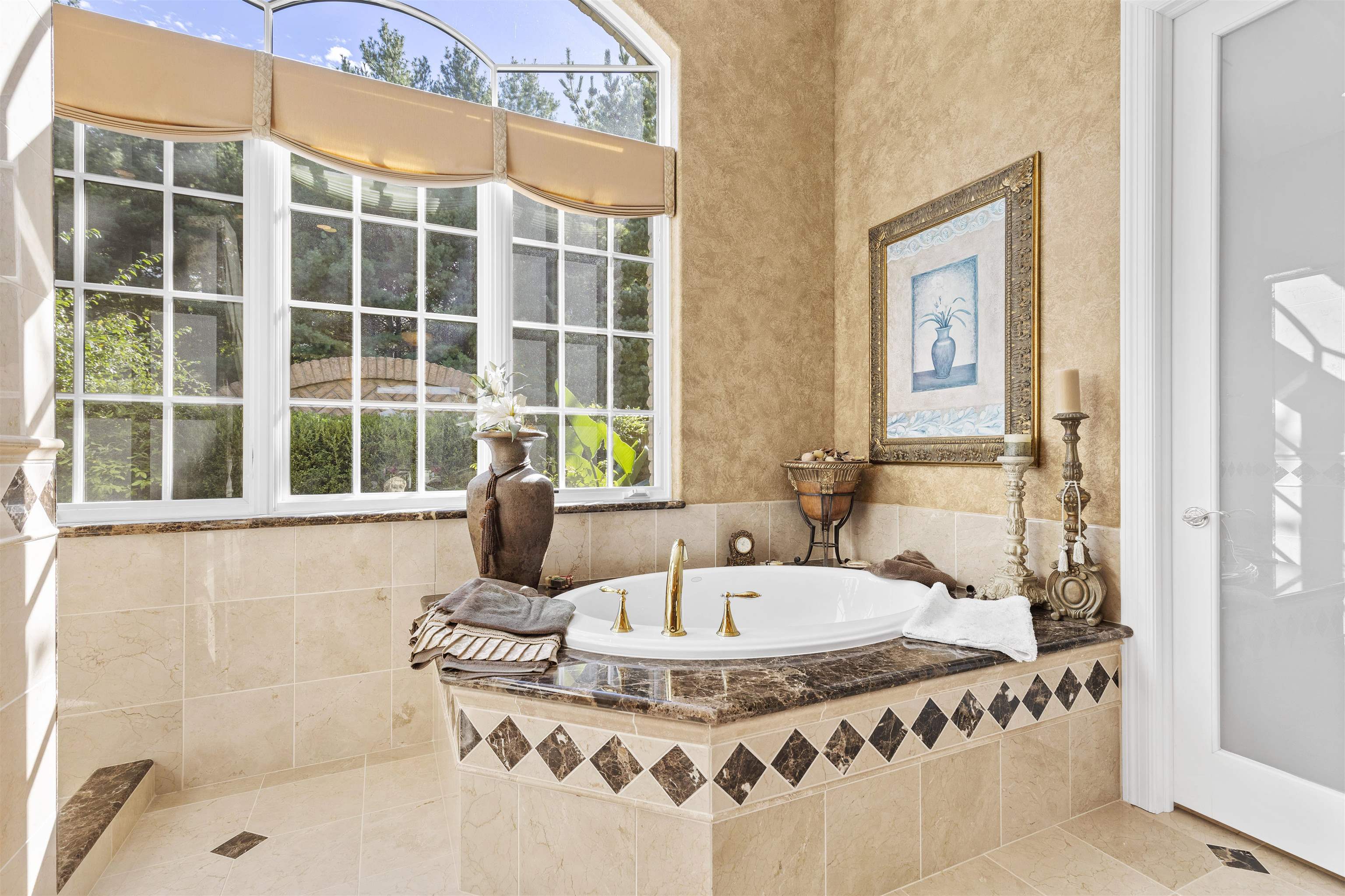 17278 Laube Road Davis, IL 61019 - Photo 49 of 97 a bath tub sitting in front of a bathroom