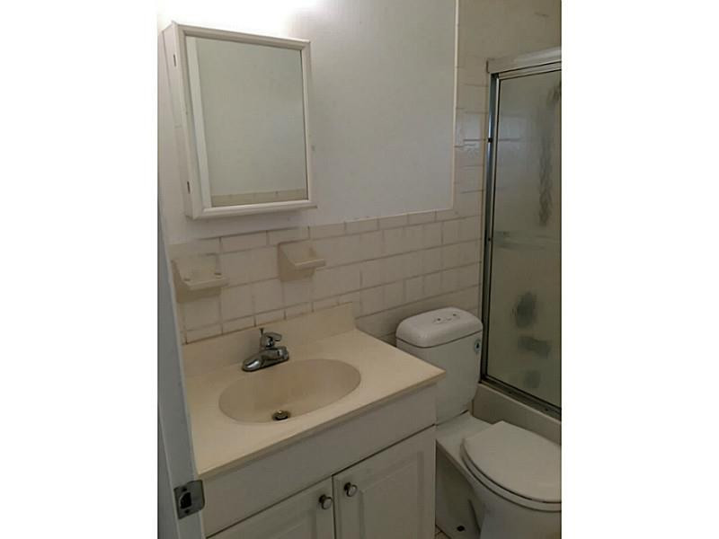209 Southwest 7th Street, Unit S Dania Beach, FL 33004 - Photo 11 of 13 Bathroom