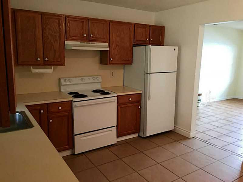 209 Southwest 7th Street, Unit S Dania Beach, FL 33004 - Photo 2 of 13 Kitchen