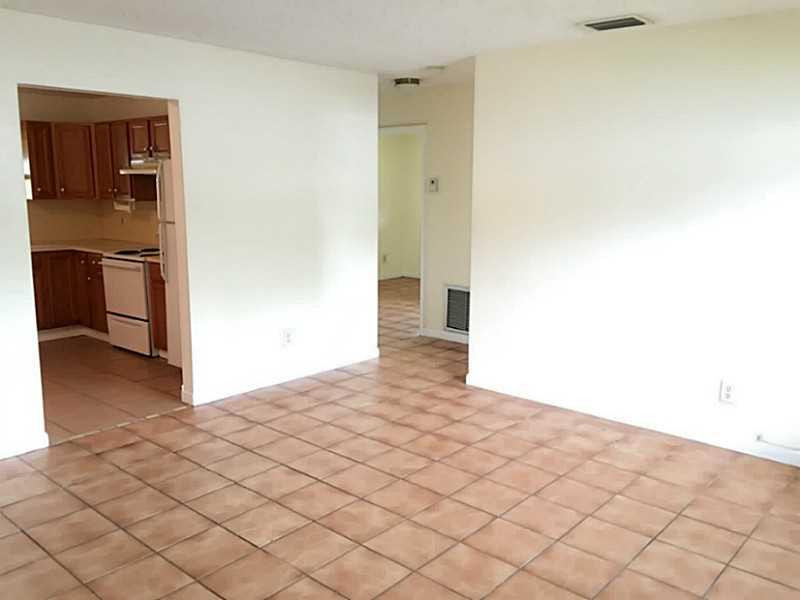 209 Southwest 7th Street, Unit S Dania Beach, FL 33004 - Photo 6 of 13 Living Room