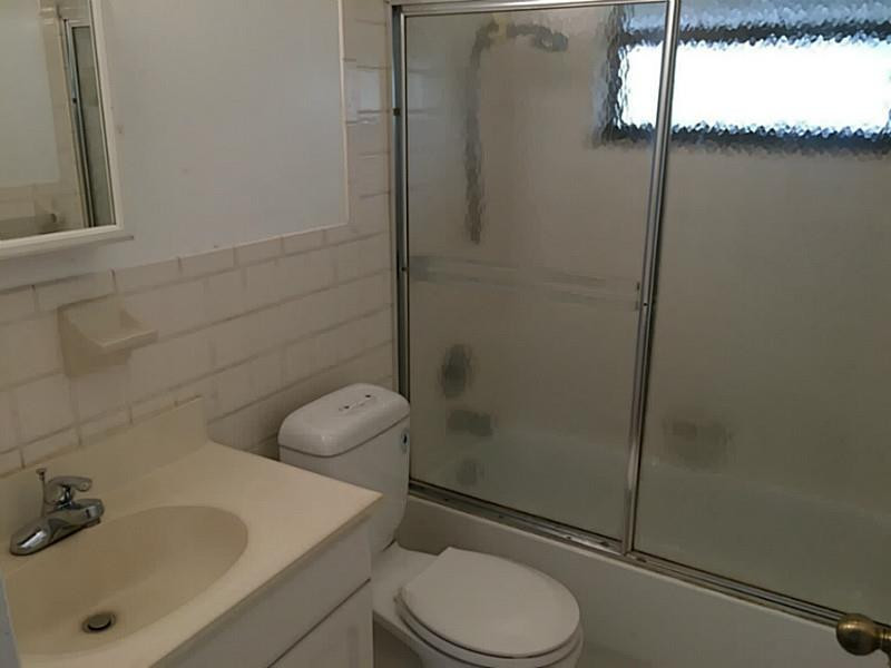 209 Southwest 7th Street, Unit S Dania Beach, FL 33004 - Photo 10 of 13 Bathroom
