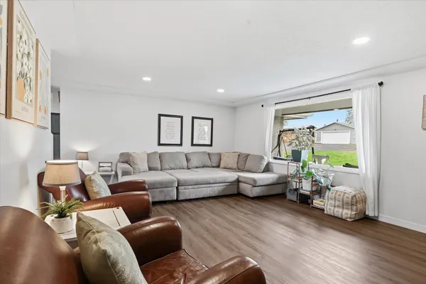 $640,000 | 1007 East Farwell Road, Spokane, WA 99208