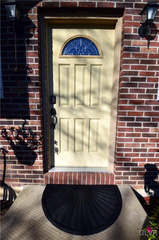 8757 South Loop Road Slatington, PA 18080 - Photo 5 of 50 Welcome Home!
