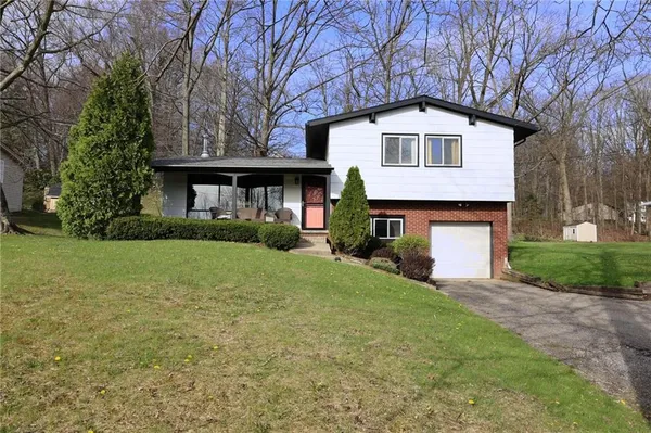 $265,000 | 2878 Old Plank Road, New Castle, PA 16105