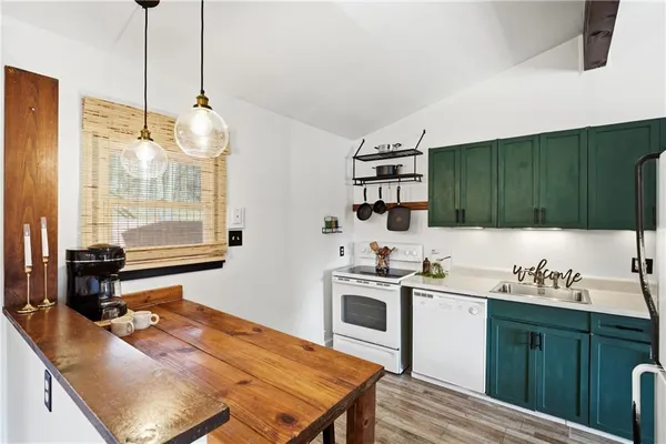 $259,900 | 2878 Old Plank Road, New Castle, PA 16105