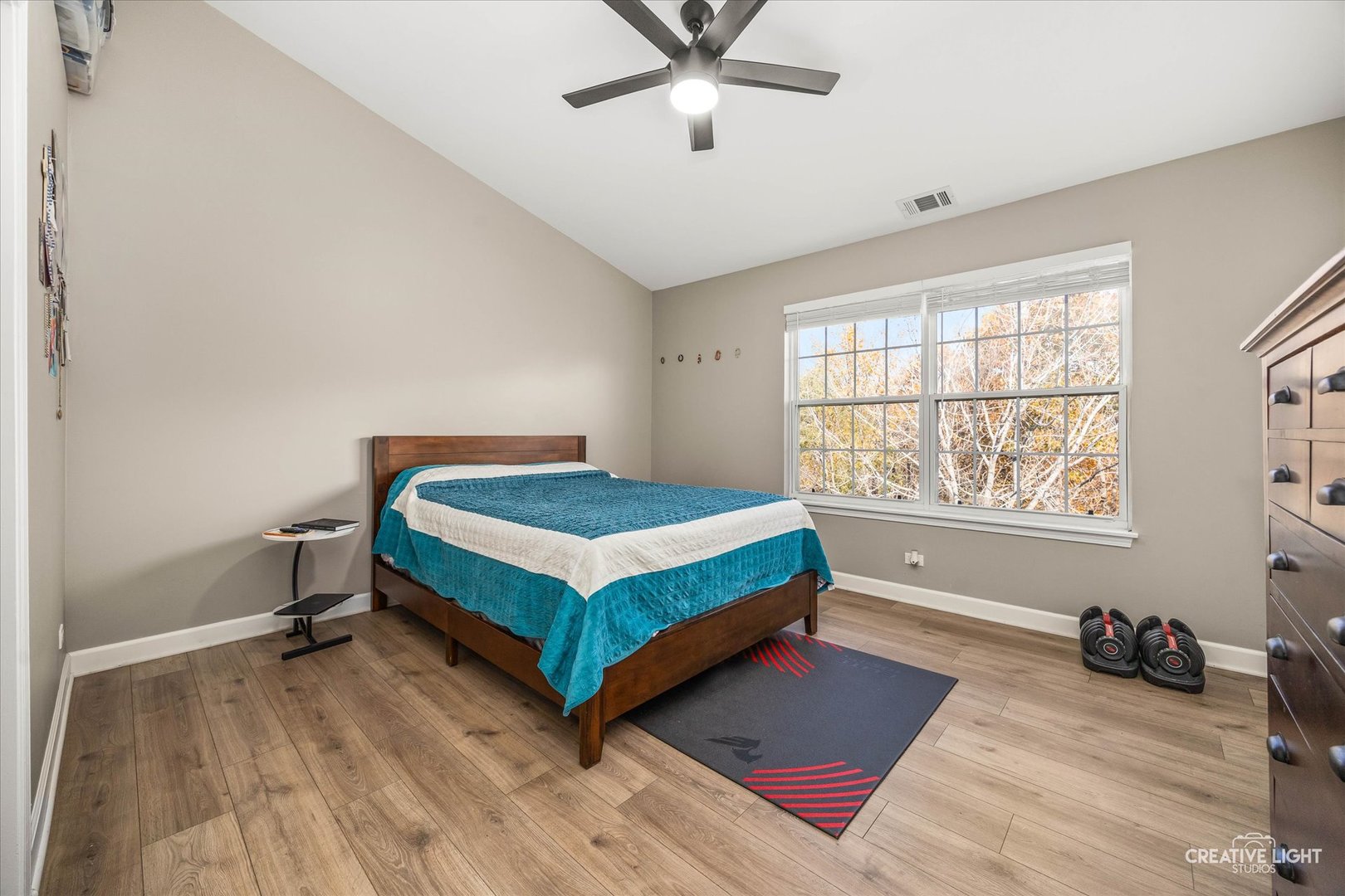 1426 Grandview Court Algonquin, IL 60102 - Photo 14 of 28 a bedroom with a bed and window